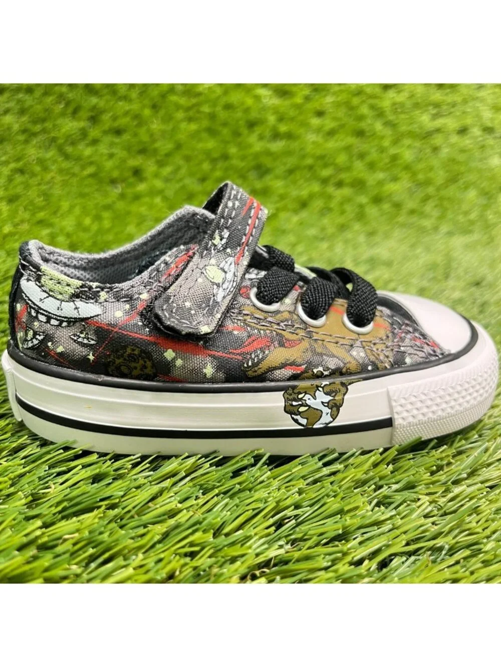 Converse Chuck Taylor All Star Infant Toddler Size 4C Dinosaur Shoes Sneakers